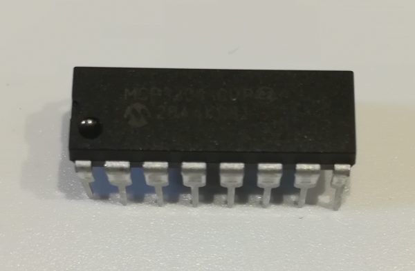 A/Dコンバータ MCP3208